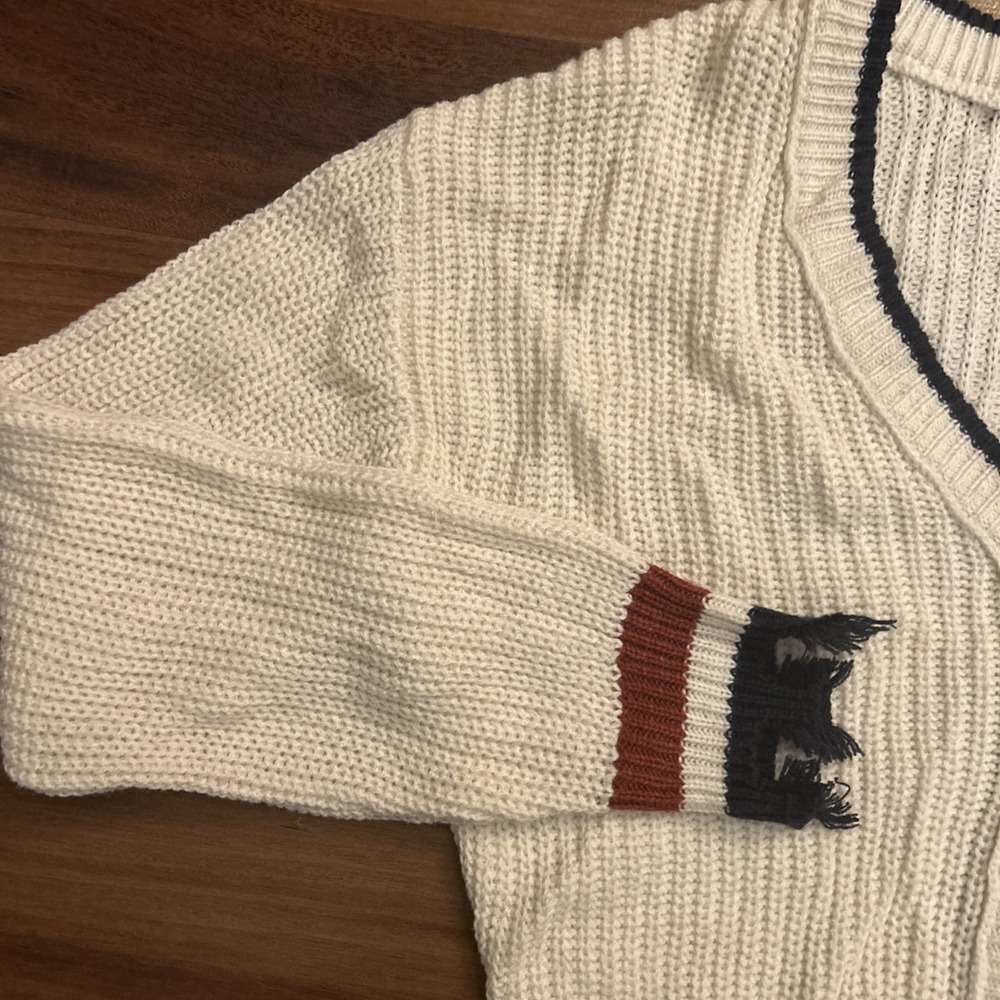 Preppy V Neck‎ Knit Crop Cardigan Distressed Hem University Fall Wardrobe XS - Picture 3 of 5
